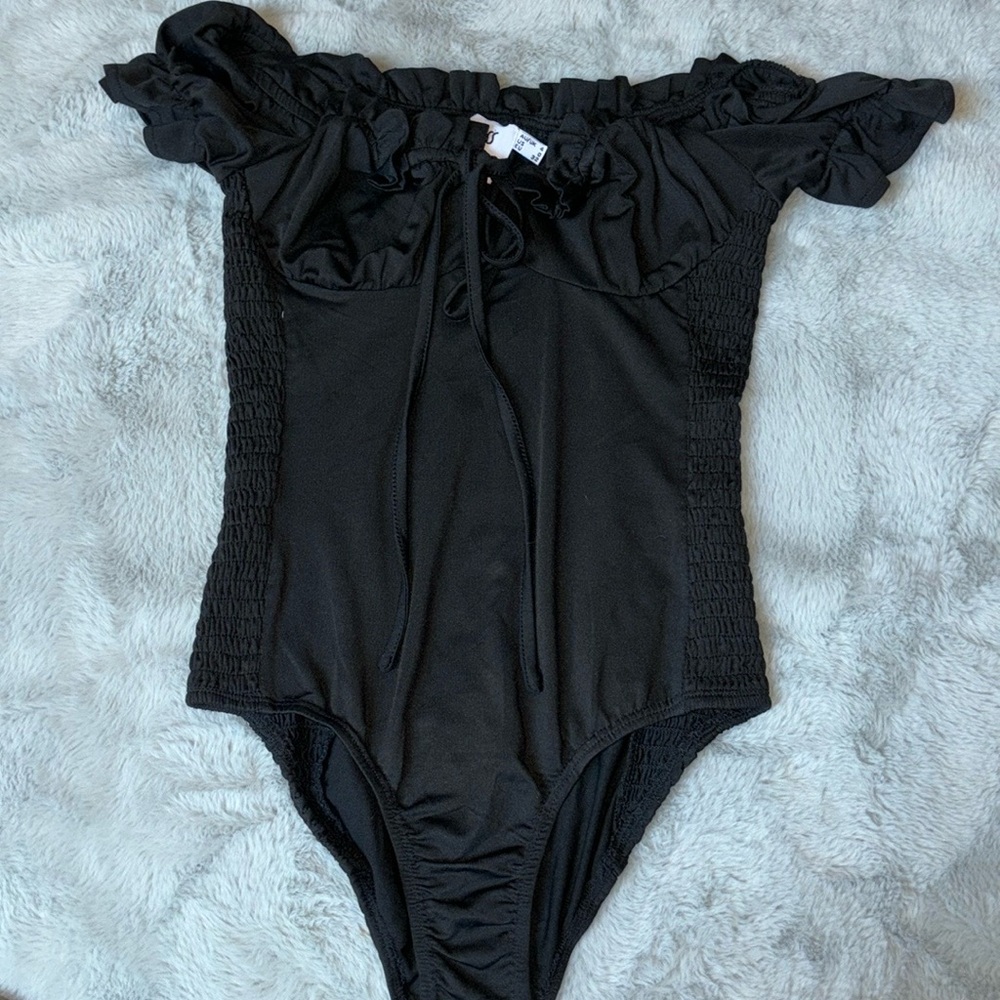 Princess Polly Bodysuit size 4